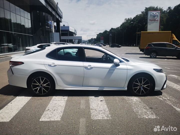 Toyota Camry 2.5 AT, 2023