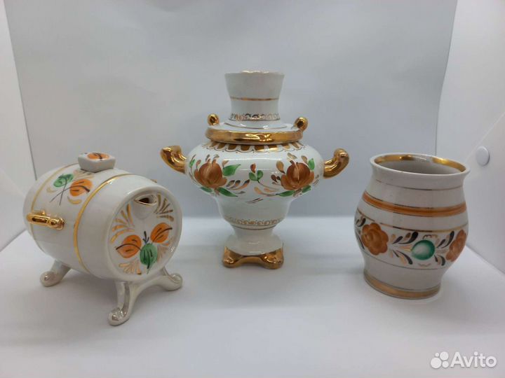 Самовар, бочонок, вазочка