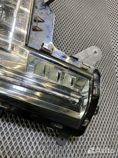 Туманка лев. Cadillac Escalade 4, Escalade