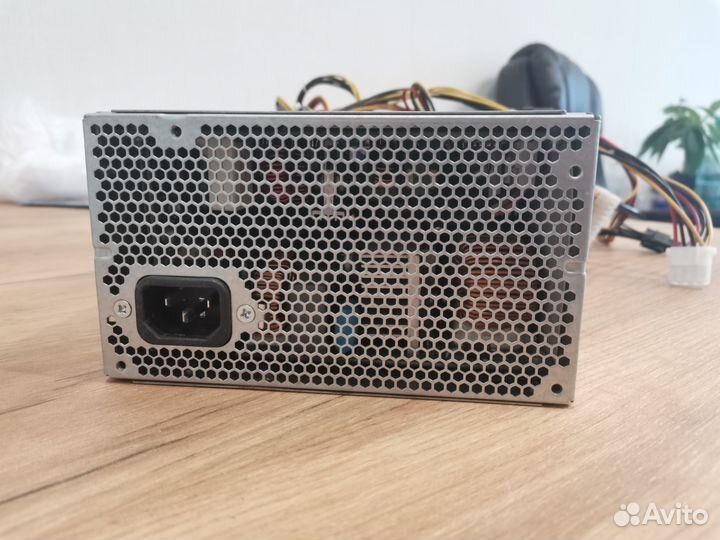 Серверный блок питания supermicro pws-665-pq