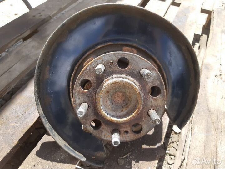 Кулак задний левый Kia Optima