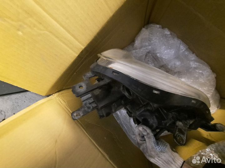 Фара левая ниссан