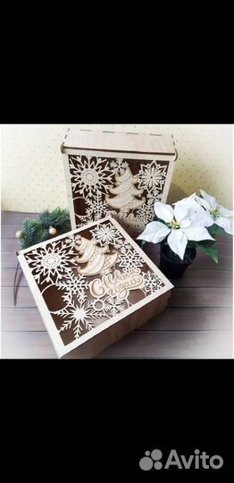 Новогодняя подарочная коробка из дерева