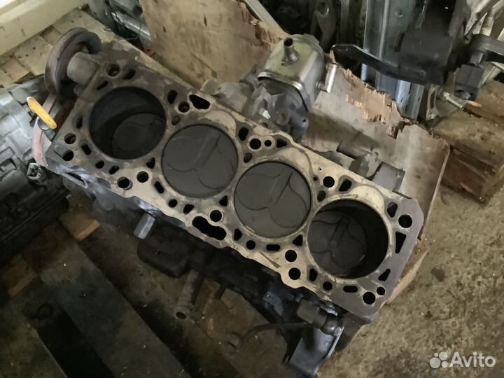 Блок цилиндров в сборе CD20 Nissan Serena Largo