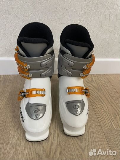 Детские горнолыжные ботинки