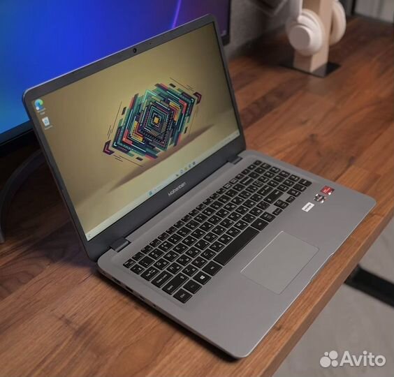 Maibenben M545 Ryzen 5 4500Pro 8/512 Новый