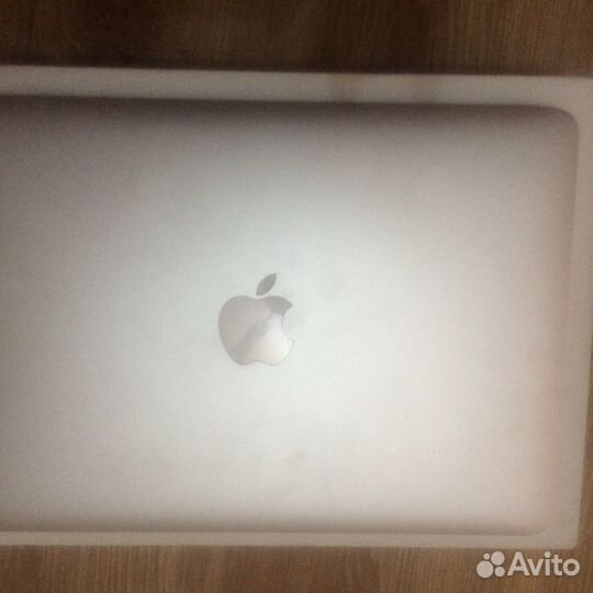 Продам Ноутбук Apple MacBook Pro серебристый 13.3