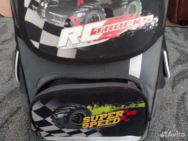 Школьный рюкзак