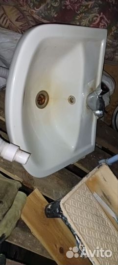 Раковина в ванную накладная бу и смеситель