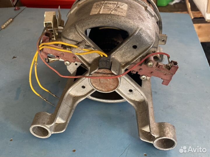 Мотор стиральной машины 512022101