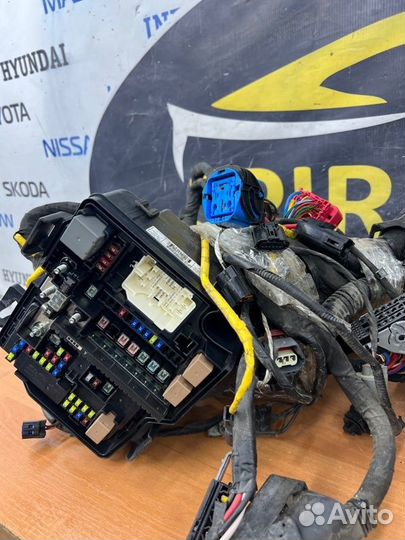 Блок предохранителей под капот Kia Sorento Prime 3