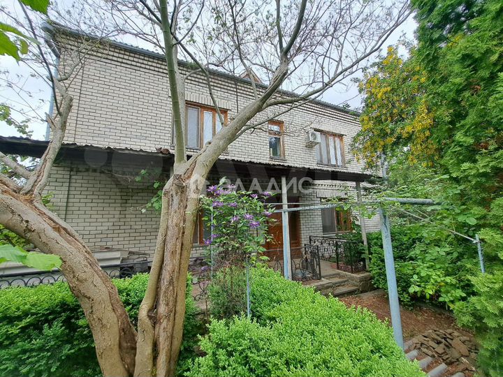 Дом 286,8 м² на участке 8,4 сот.