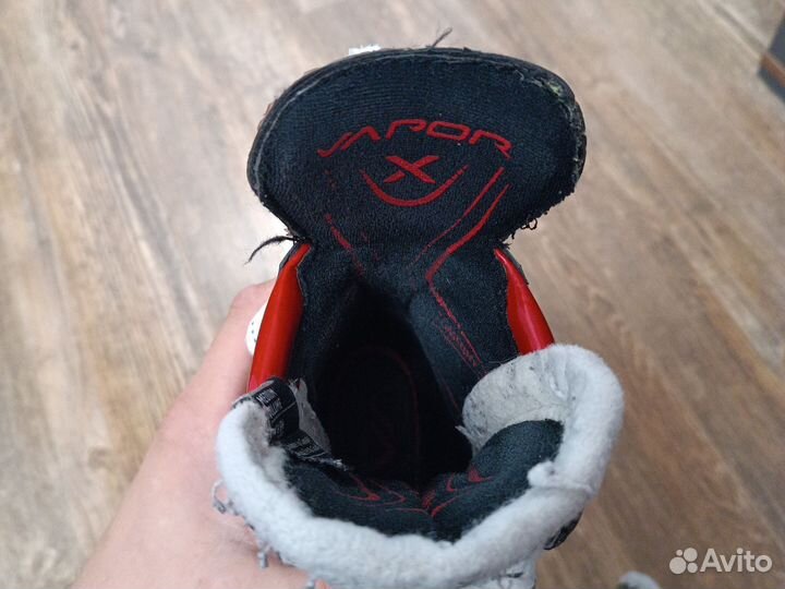 Коньки хоккейные профессиональные