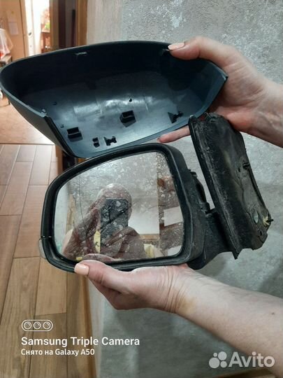 Боковое зеркало