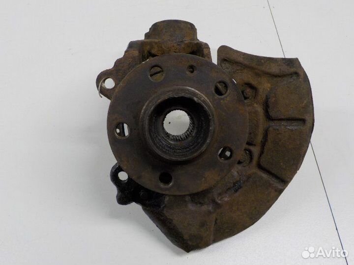 Кулак поворотный передний левый Volkswagen Golf 4