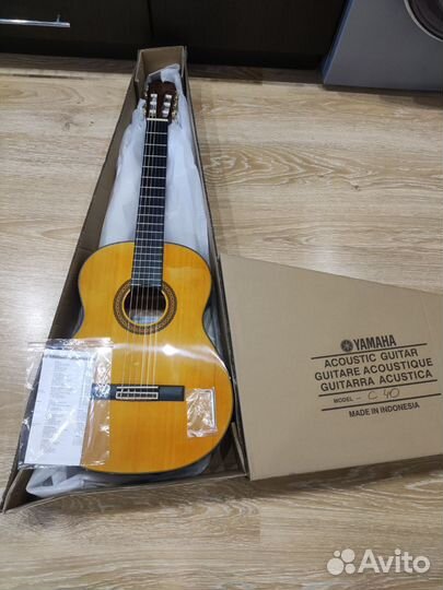 Классическая гитара yamaha c40