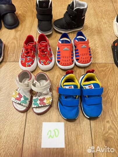 Детская обувь кроссовки ботинки пинетки сандалии