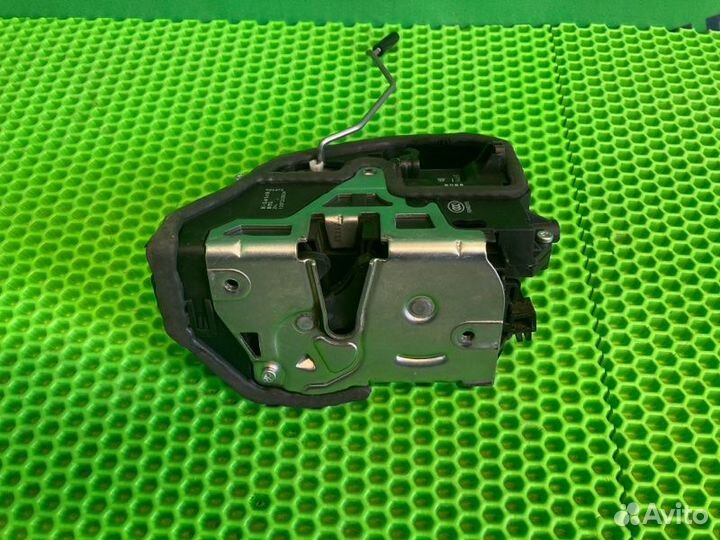 Замок боковой двери передний левый Bmw X1 E84