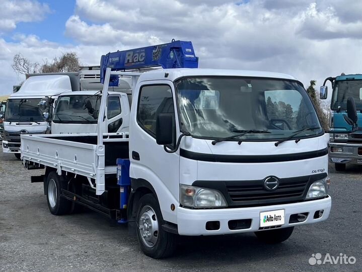 Бортовой грузовик Hino 300 (Dutro) с КМУ Tadano, 2008