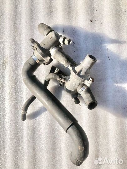 Suzuki SV400S термостат