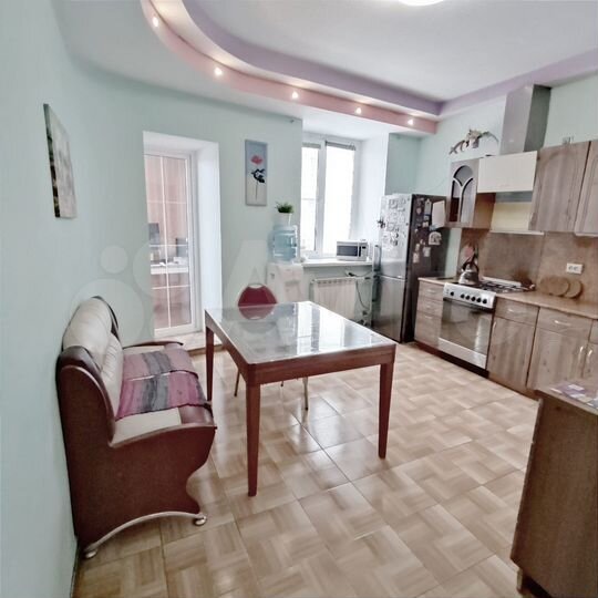 2-к. квартира, 83 м², 3/6 эт.