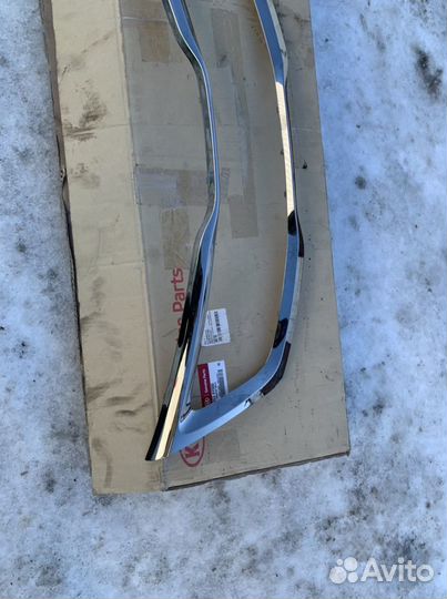 Облицовка решетки радиатора Kia Rio 3