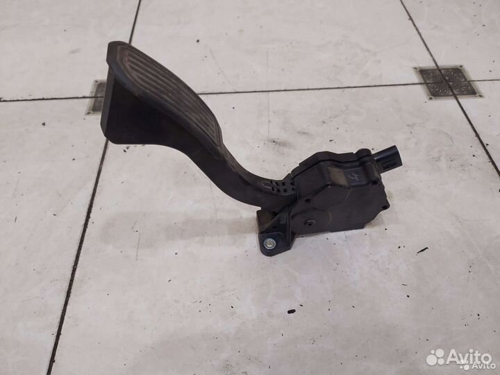 Педаль газа Toyota Corolla e150