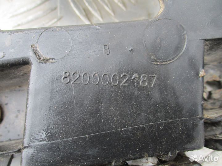 Кронштейн заднего бампера Renault Laguna 2 2006г