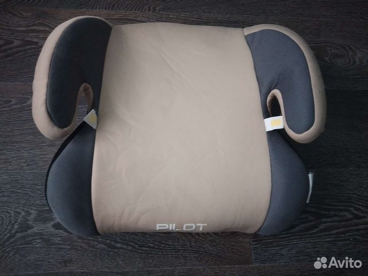 Автокресло бустер