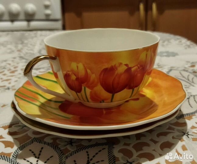 Чайные чашки с блюдцами