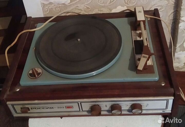 Проигрыватель Россия-323