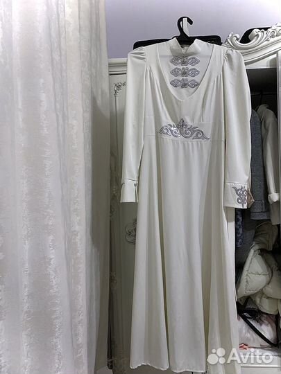 Вечернее платье