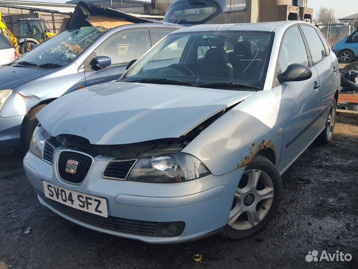 Форсунка топливная seat Ibiza 3 2006 038130073AG