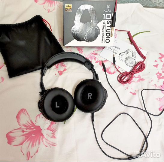 Проводные наушники новые