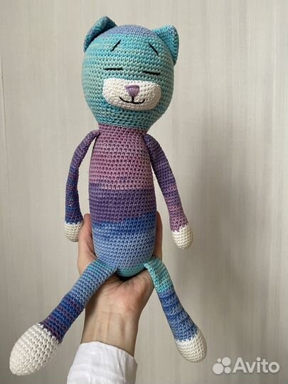 Кот вязаный игрушка