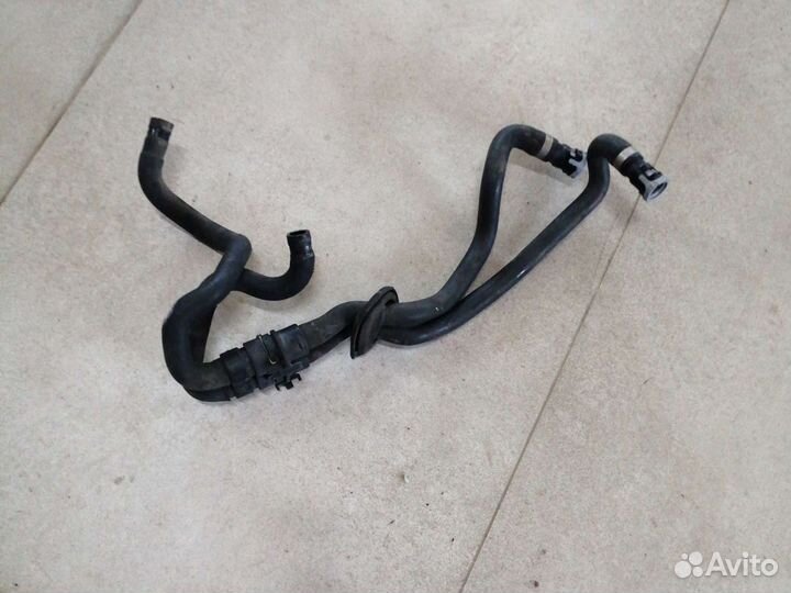 Патрубок печки на Volvo S 80 2