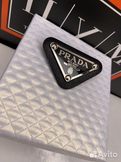 Брошь Prada lux