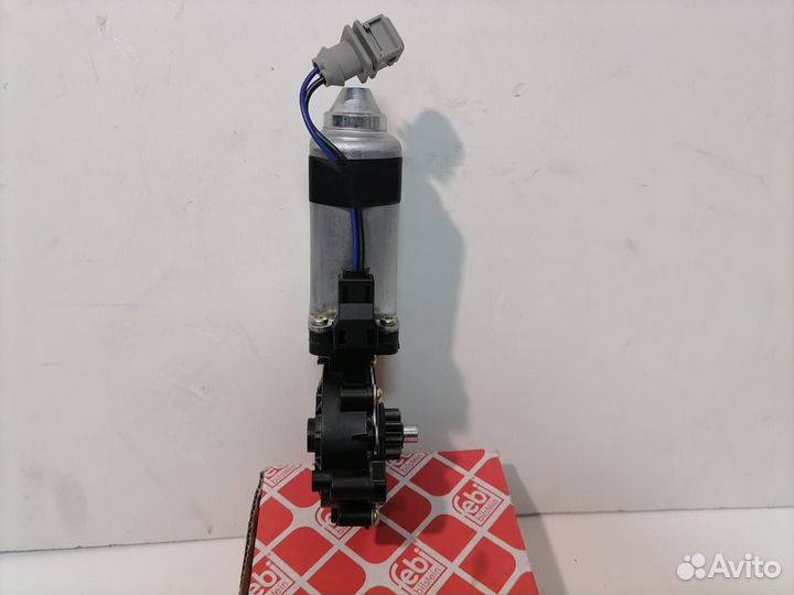 Моторчик стеклоподъемника левый Мерседес Актрос Ак