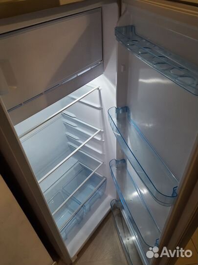 Холодильник Бирюса М6