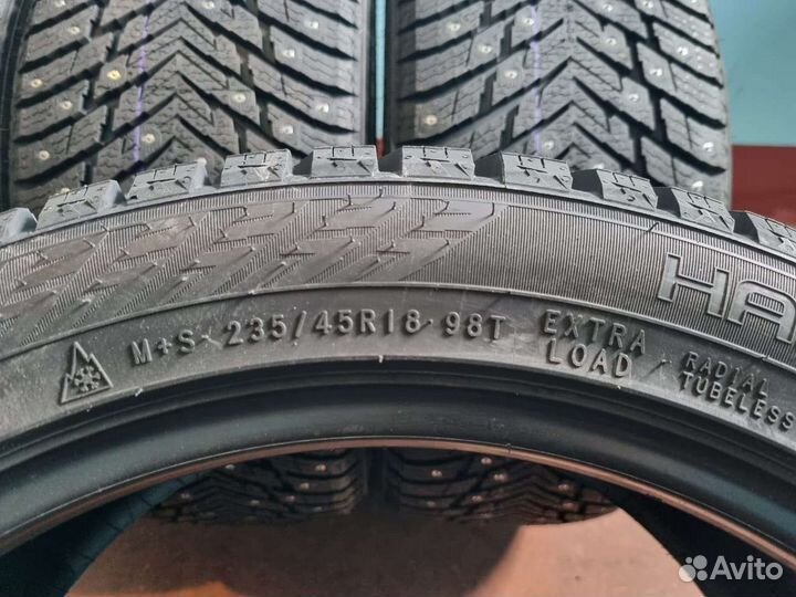 Nokian Tyres Hakkapeliitta 10p 235/45 R18 98T