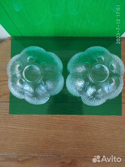 Вазочки из узорчатого стекла