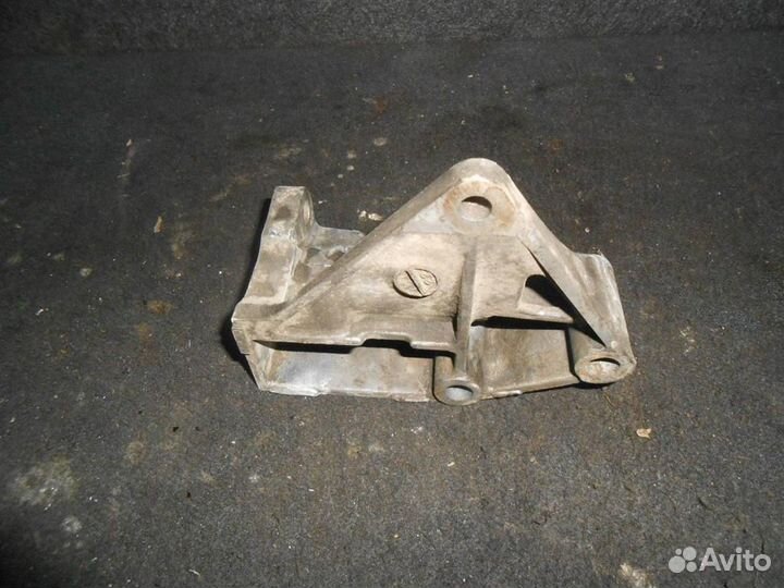 Кронштейн насоса гур Nissan Pulsar FN15(95-00)