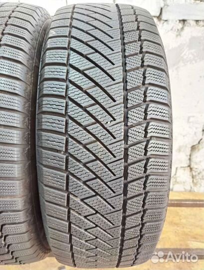 Continental ContiVikingContact 6 235/55 R17 99H