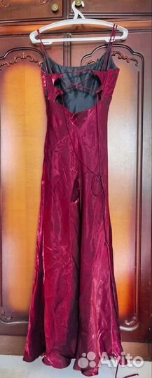 Вечернее платье в пол 46 размер