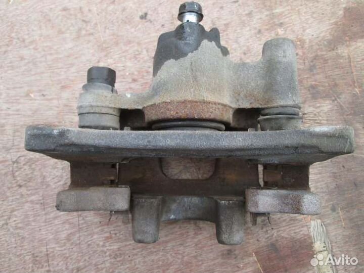 Суппорт задний левый Toyota Camry ACV45 2AZ-FE