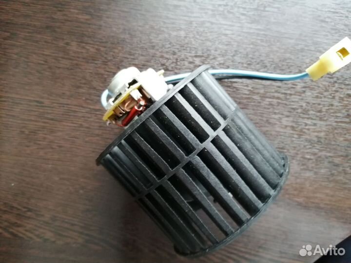 Моторчик отопителя Газ-3302 с крыльчаткой