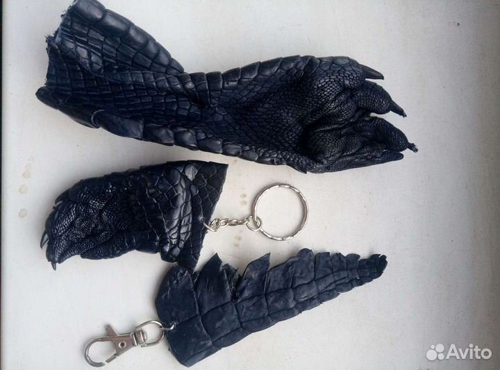 Крокодил лапа, брелки