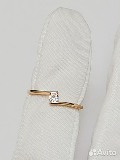 Золотое кольцо с камнем 15р