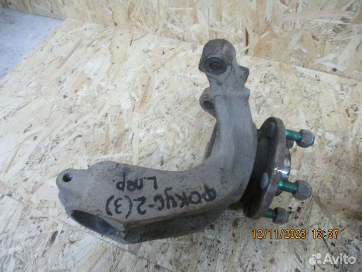 Поворотный кулак со ступицей Форд Фокус 2