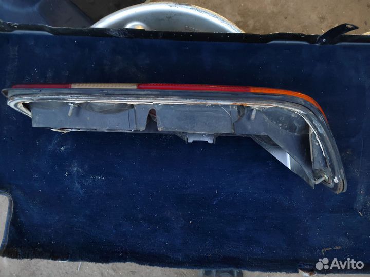 Задний правый фонарь на Mercedes w126 coupe